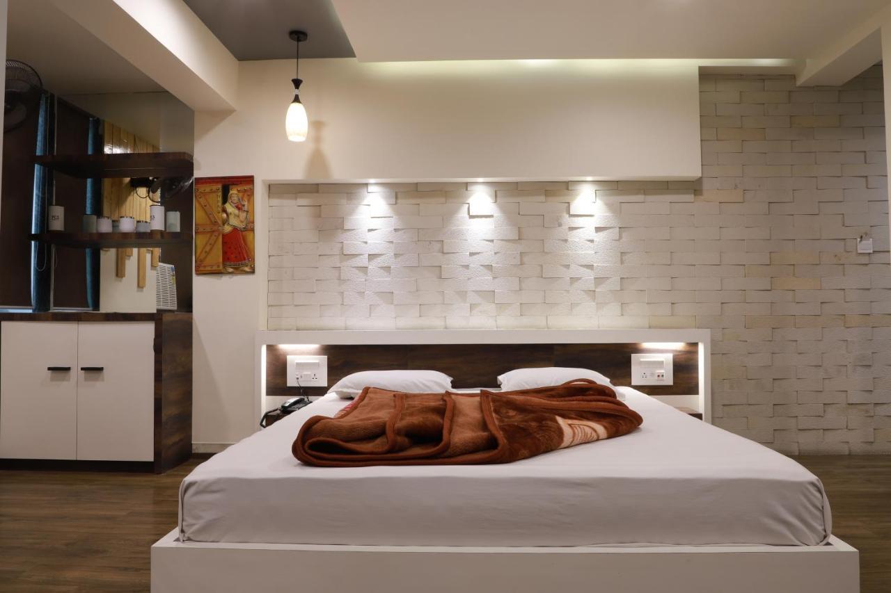 Hotel Darshan Amreli Dış mekan fotoğraf